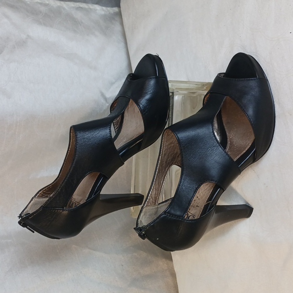 Sofft Pavia Peep Toe Glam Sandal